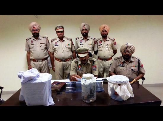 Four arrested under NDPS Act with recovery of pistols and drugs in Fazilka