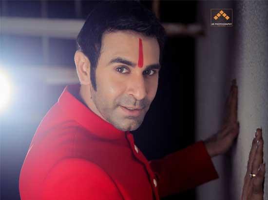 Choreographer Sandip Soparrkar joins hands with Letsallhelp.org and adopts 2000 girls for their hygiene requirements for a year

