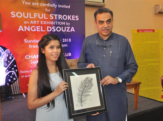 Sanjay Tandon inaugurates maiden Art Exhibition by Class 12 student Angel Dsouza
