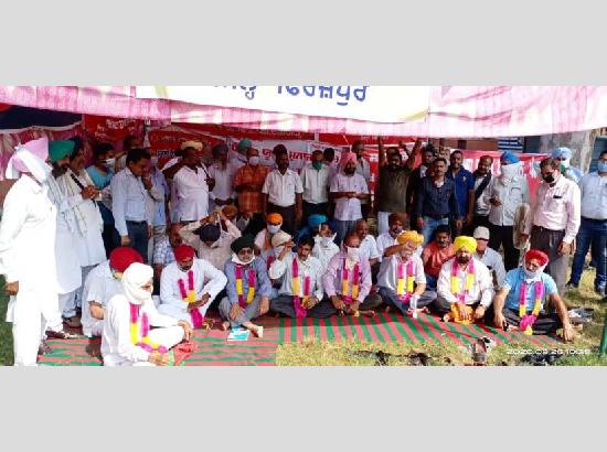 Punjab, UT Employees and Pensioners Joint Front support farmer’s protest
