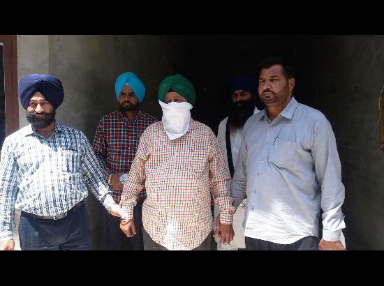 Vigilance sleuths arrest Patwari for taking bribe 
