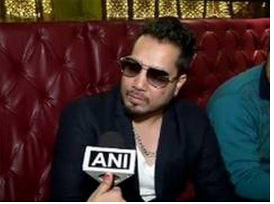 Mika Singh's staff member commits suicide

