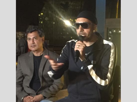 
Bollywood Singer Sukhbir in Punjab, releases his latest single DOWAIN JAANIYA 
