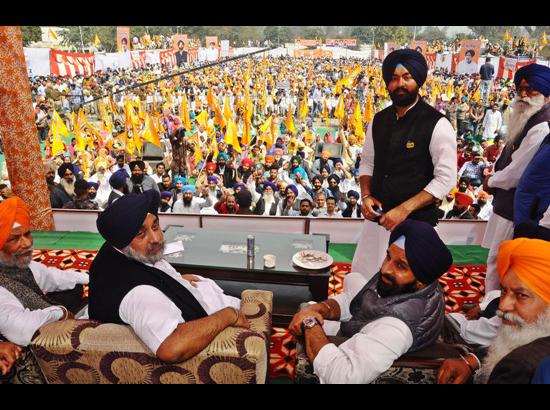 Sukhbir Badal asks farmers not to allow installation of meters
