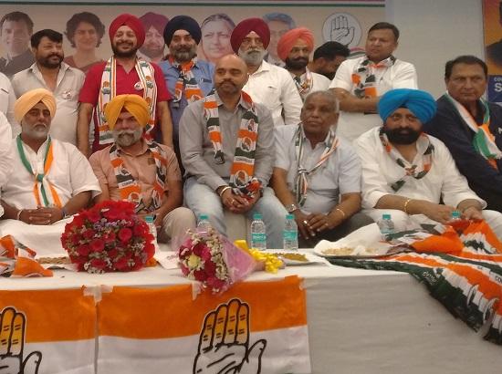 Three Councilors & former Deputy Advocate General join Congress
