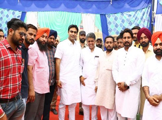 Ropar Congress leaders present united face in support for Tewari
