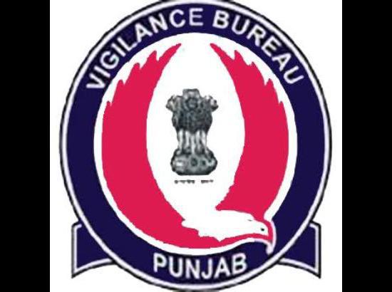 Senior Assistant nabbed while accepting bribe of Rs. 50,000 by Vigilance