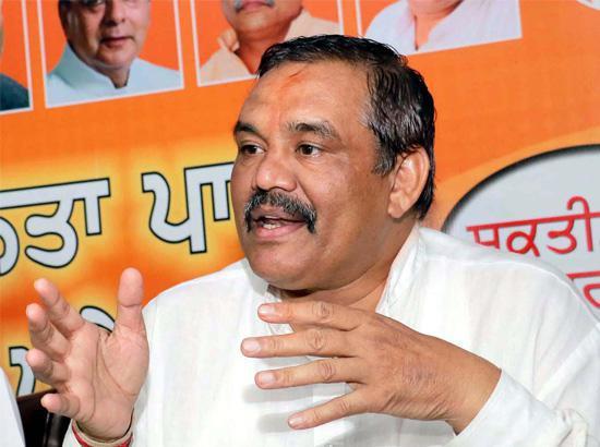 God closes one path, opens many others: Vijay Sampla after not getting ticket from Hoshiarpur 