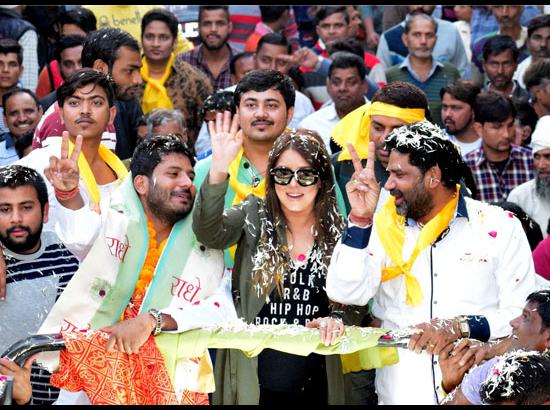 Mathura: Mahima Chaudhry campaigns for independent candidate
