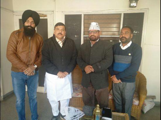 Ex-Councillor SatPal, Councillor Gora and Jagjeet Singh join AAP