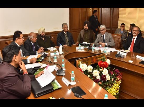 Amarinder announces Rs. 1500 Cr for Urban & Rural Environment Improvement Programme
 

