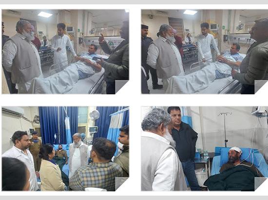 Senior journalist Satendra Chauhan injured with tear gas shells,  Anil Vij visits the hospital to inquire about his well-being 