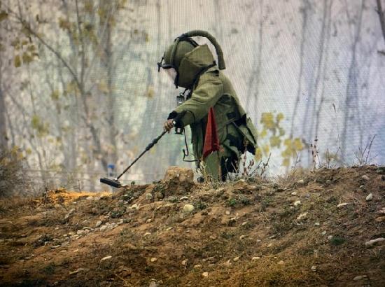 J&K: Army diffuses IED planted by terrorists on NH-11