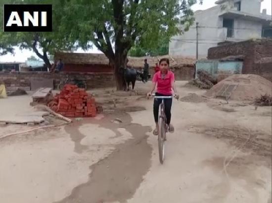 MP girl who cycles 24 km to school daily, scores 98.5% in 10th boards