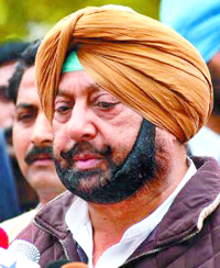 Capt Amarinder on Moga rally : dares Sukhbir to hold such rally after election code of conduct 