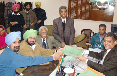 Capt Amarinder files nomination papers from Patiala