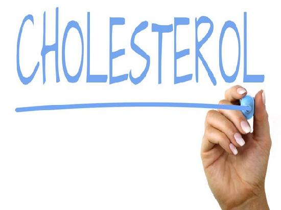 'People with high cholesterol should eliminate carbs, not saturated fat'