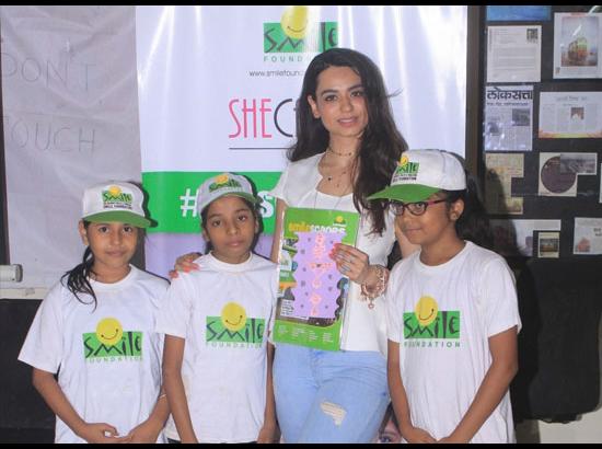 Soundarya Sharma visits Smile Foundation NGO
