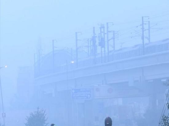 Air pollution forces children indoors in Delhi-NCR, schools shut for 2 days

