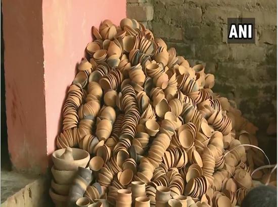 Ayodhya potters busy making 1.25 lakh earthen lamps