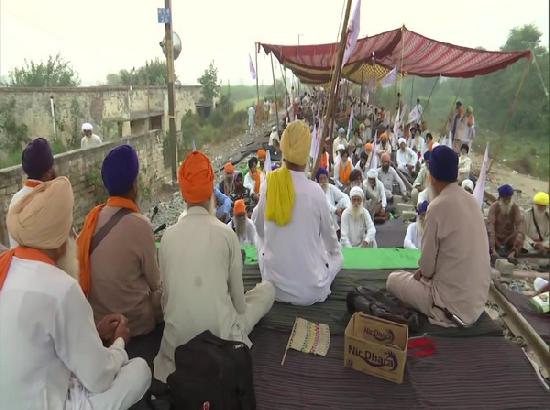 Punjab: Kisan Mazdoor Sangharsh Committee continues 'rail roko' agitation against farm bills