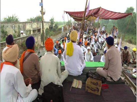 Punjab: Kisan Mazdoor Sangharsh Committee continues 'rail roko' agitation against farm bills