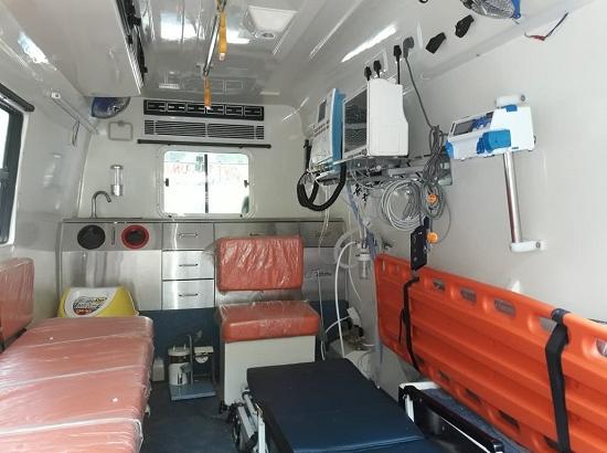 Administration installs high-tech and life-saving equipment in Civil Hospital’s ambulance

