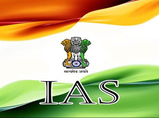 Watch Video : Manpreet Badal on Punjab IAS Officers' English writing skill 
