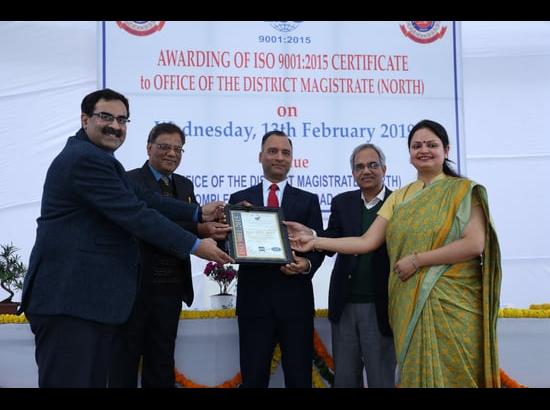 Chief Secretary, Delhi  Vijay Kumar Dev awards ISO certificates to District Magistrate (North)