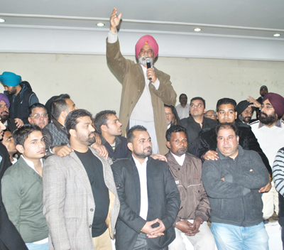 Phagwara congress men revolt in favour of Joginder Singh Maan