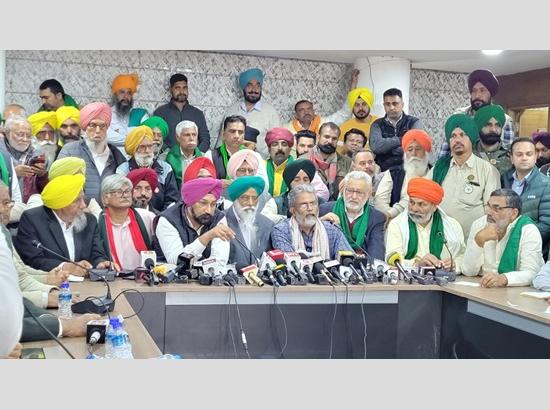Kisan Unions forms six member committe to decide next course of action 