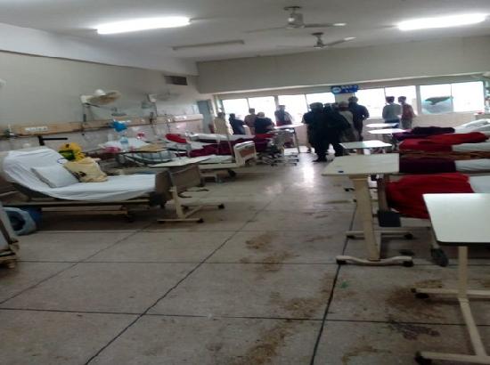 Lawyers storm hospital in Lahore, 3 patients dead: Pak media