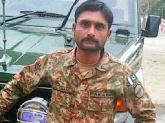Death of Pakistani Hindu soldier in line of duty creates media buzz 
