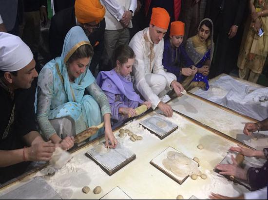 Trudeau and family pays obeisance Golden Temple, honoured with 'Siropas'