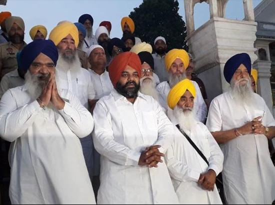 Dissident Majha Akali trio's unity gesture, jointly apologise for ‘mistakes’ at Golden Temple