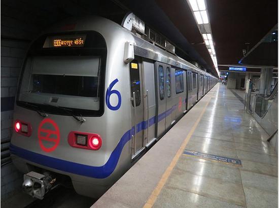 Woman jumps infront of metro train in Red line of Delhi Metro