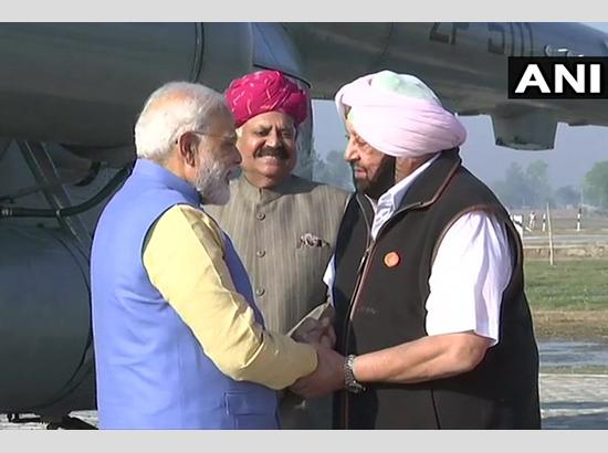 PM Modi arrives at Sultanpur Lodhi , Badnore ,Captain , Harsimrat Badal and others welcome him