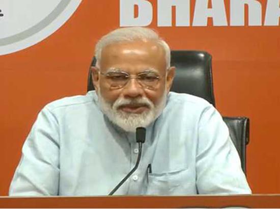 Confident of getting absolute majority again PM Modi avoids to answer questions in PC  