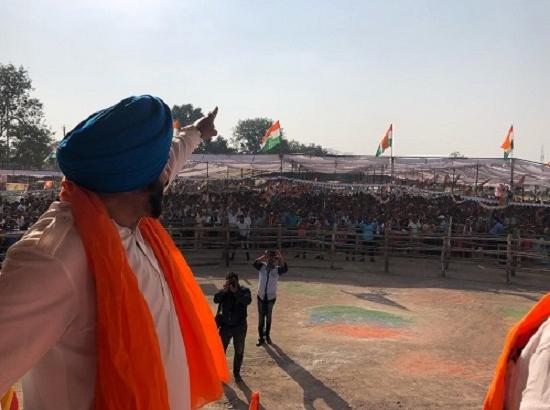 Pics Speak : Navjot Sidhu during Congress poll campaign in Chhattisgarh 