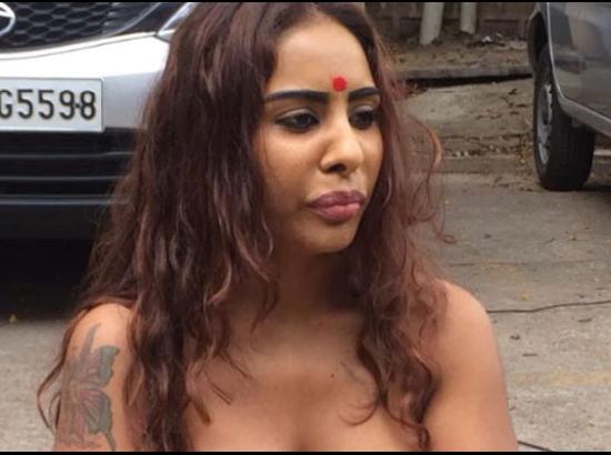 South actress strips on the street in protest 