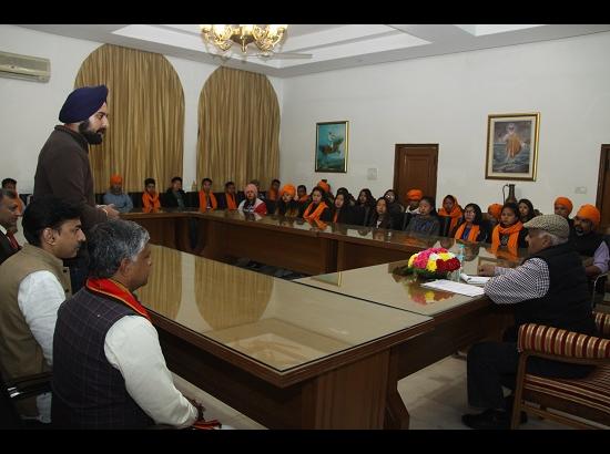 Students from North-East call on Governor Punjab

SEIL: A Unique Experiment Towards Strengthening the National Integration Proramme says Badnore

 
