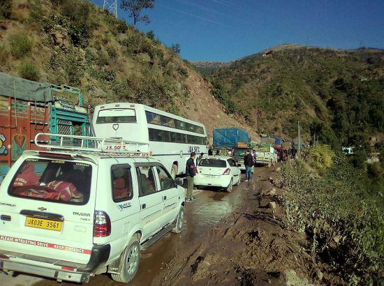 Accidents on Jammu-Srinagar Highway disrupt traffic