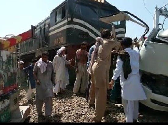 19 Sikh pilgrims killed in crash between bus, passenger train in Pakistan