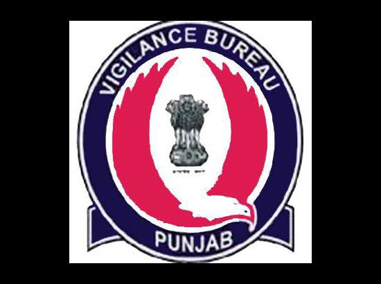 Inspector, Constable caught red-handed accepting bribe

