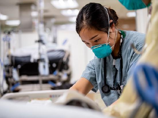 Asian Americans medics battling racism amid pandemic