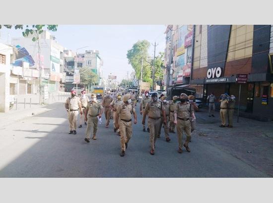 Police stage Flag March in curfew areas of Ferozepur