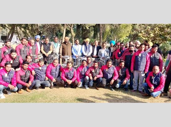 Distt administration honours newspaper hawkers in Ferozepur