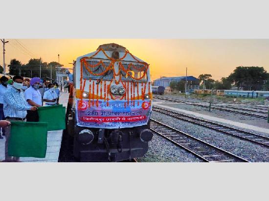 2.60 lakh migrant workers moved from Punjab in 250 Shramik special trains 