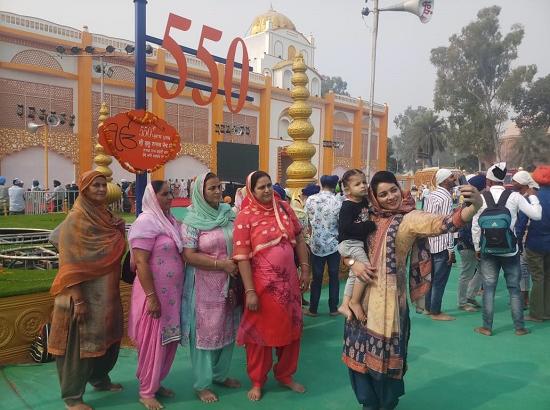 Logo of 550th Parkash Purab celebrations become hit as Selfie point amongst youth
