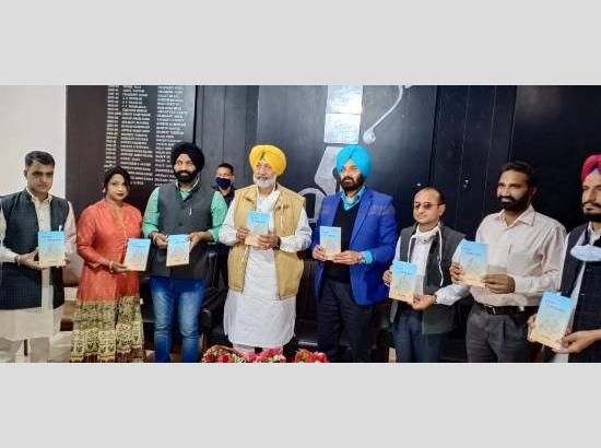 Balbir Sidhu releases Jagtar Bhullar's book 'Punjab Siya Mein Chandigarh Boldan'